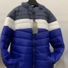 Fleece-lined short style for warmth